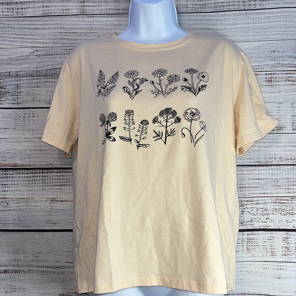 🔥 SALE Beige Short Sleeve Tshirt Floral Print | Size Large 14